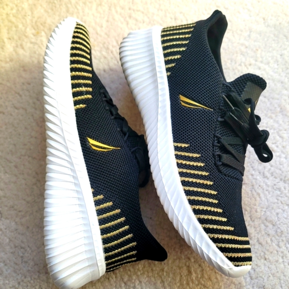 NWT Nautica Drew Women's Knit Trainers Size 7.5